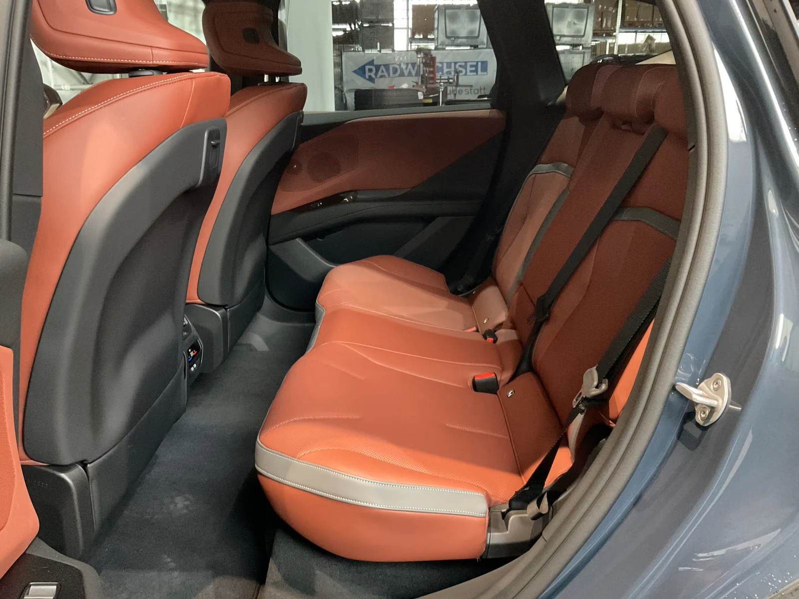 BMW iX3 50* XDRIVE* M-SPORT* 3D-HEAD-UP* PANO* H&K* MEMORY | Mobile.bg � ����������� 13