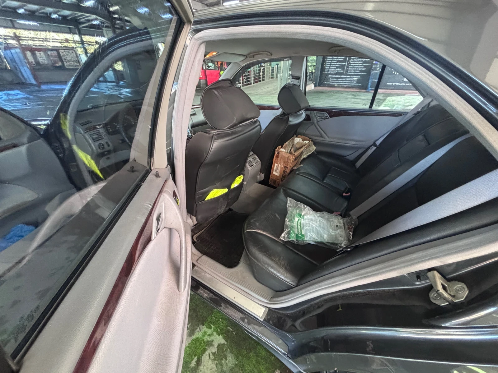 Mercedes-Benz E 320, снимка 10 - Автомобили и джипове - 56449231