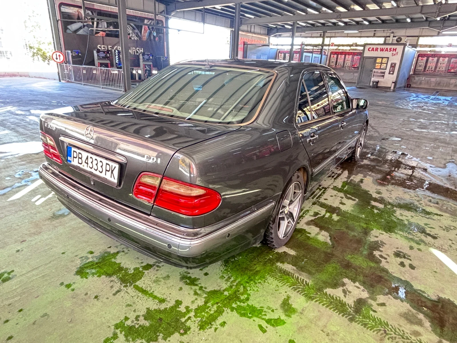 Mercedes-Benz E 320, снимка 8 - Автомобили и джипове - 56449231