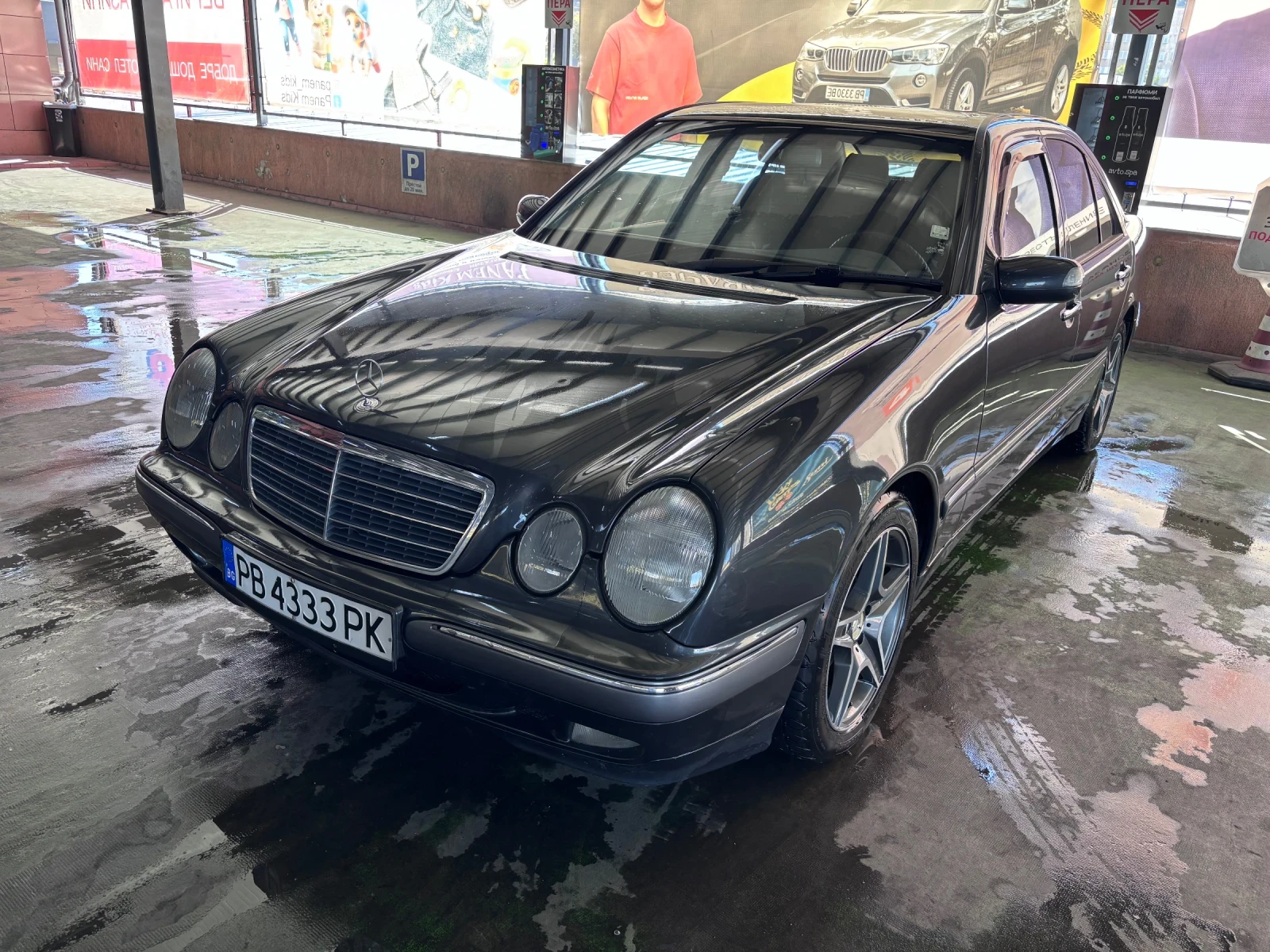 Mercedes-Benz E 320