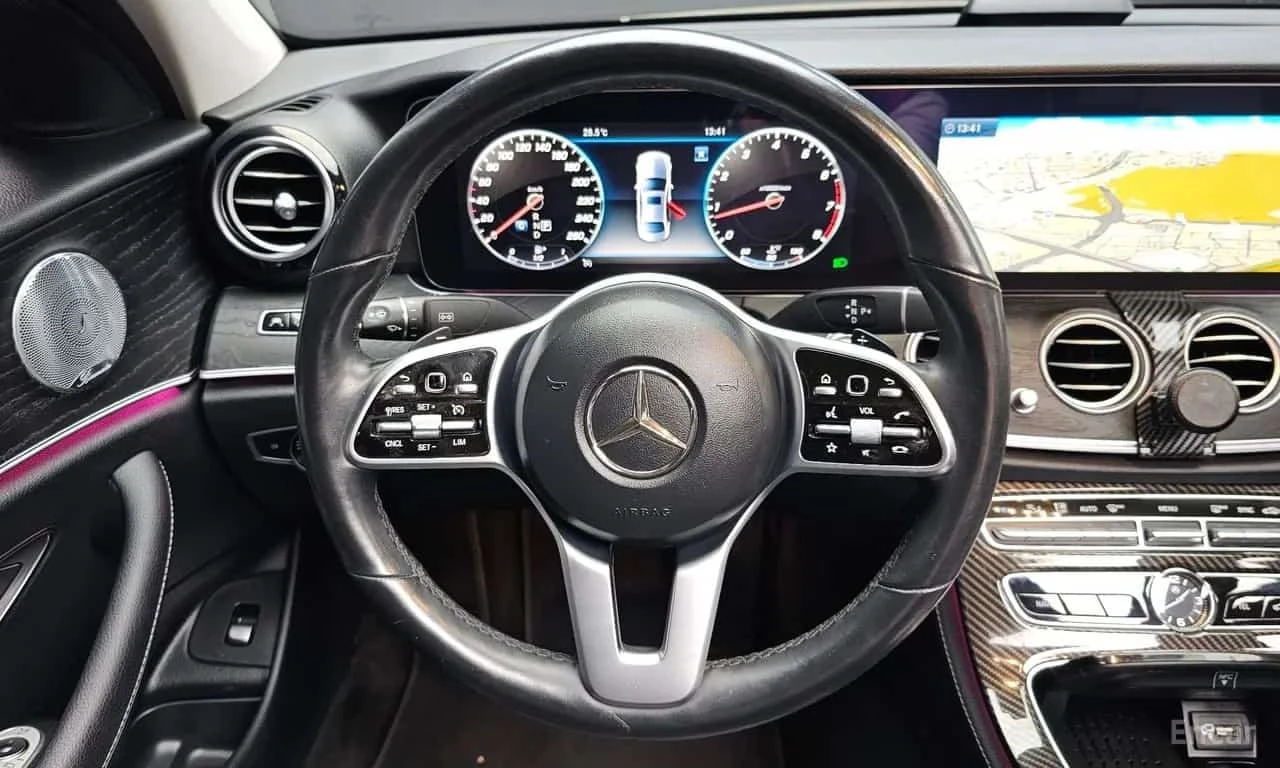 Mercedes-Benz E 300 * E300 4MATIC Avnatgarde /����������� | Mobile.bg � ����������� 12