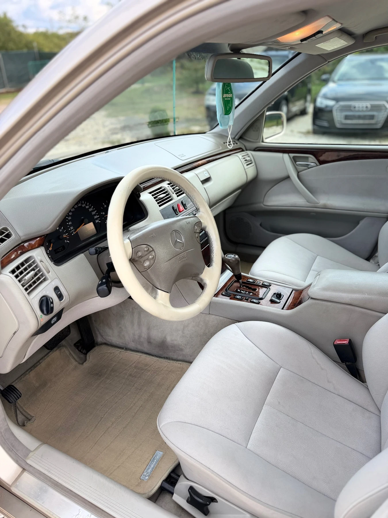 Mercedes-Benz E 270 CDI FACELIFT, снимка 10 - Автомобили и джипове - 56533950