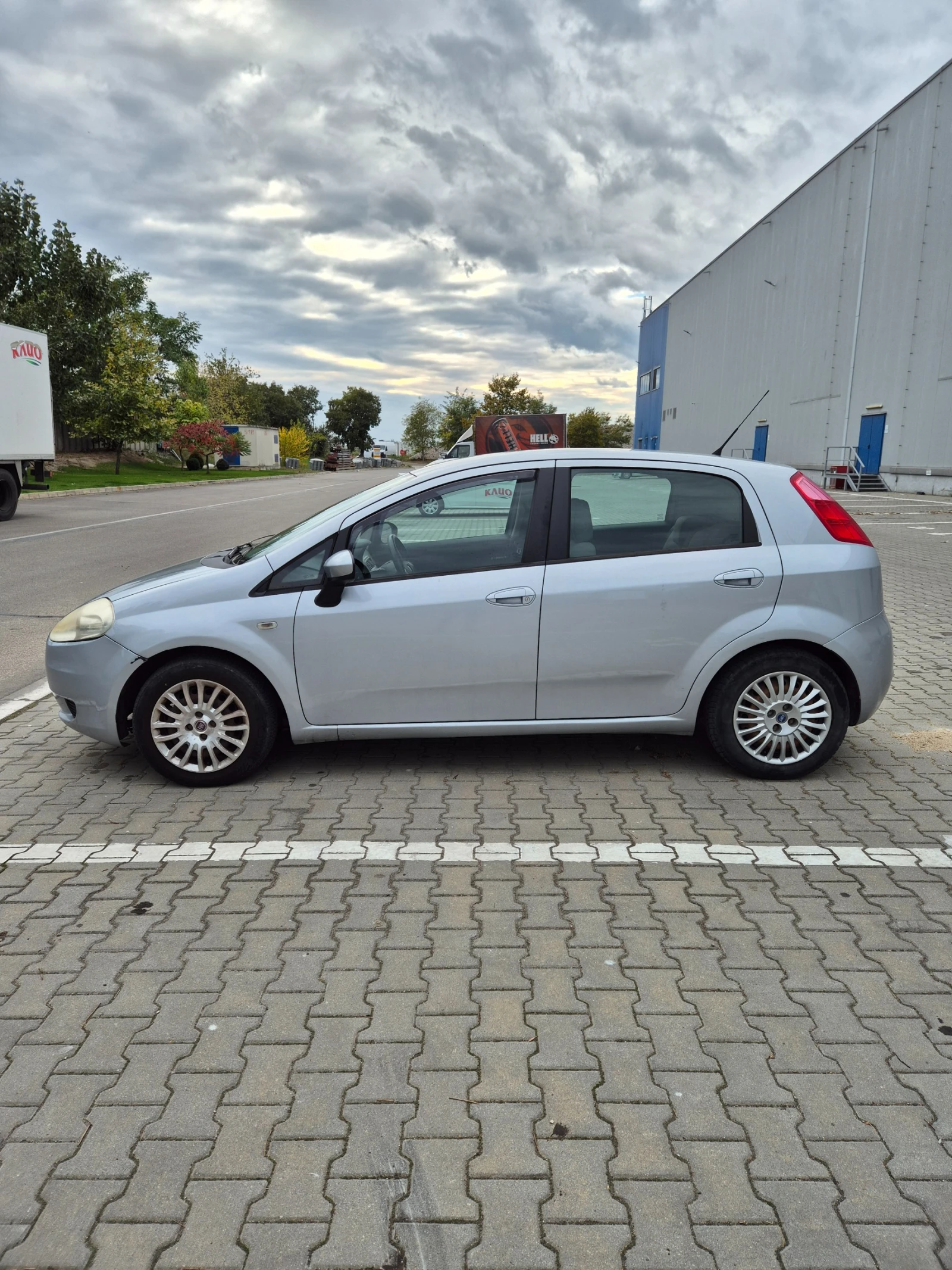 Fiat Punto 1.3 Multijet, снимка 2 - Автомобили и джипове - 56587188