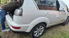 Mitsubishi Outlander 3.0* V6* 225ps* NAVI* AUT* КОЖА* 7МЕСТА-4* 4 - 4999 € / 9777.19 лв. - 49094417 3