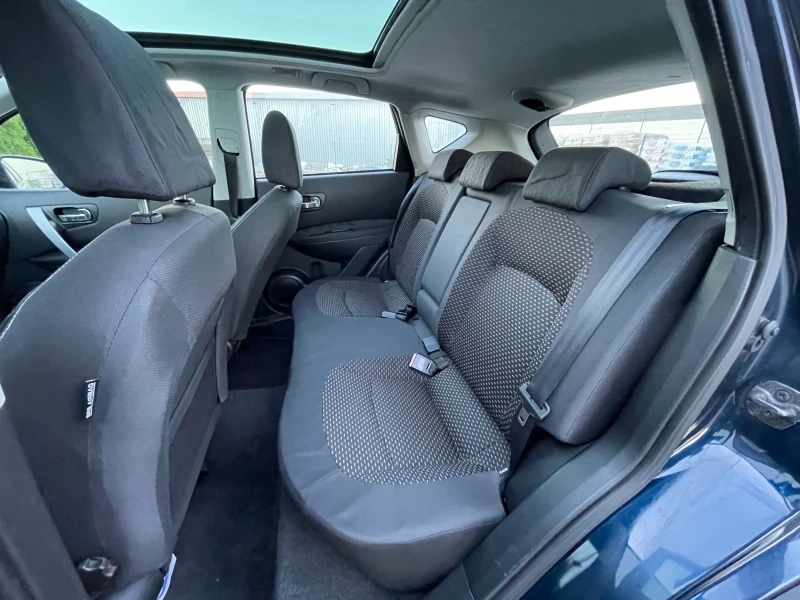 Nissan Qashqai 1.6i Италия/Панорама/Климатроник , снимка 14 - Автомобили и джипове - 52215693