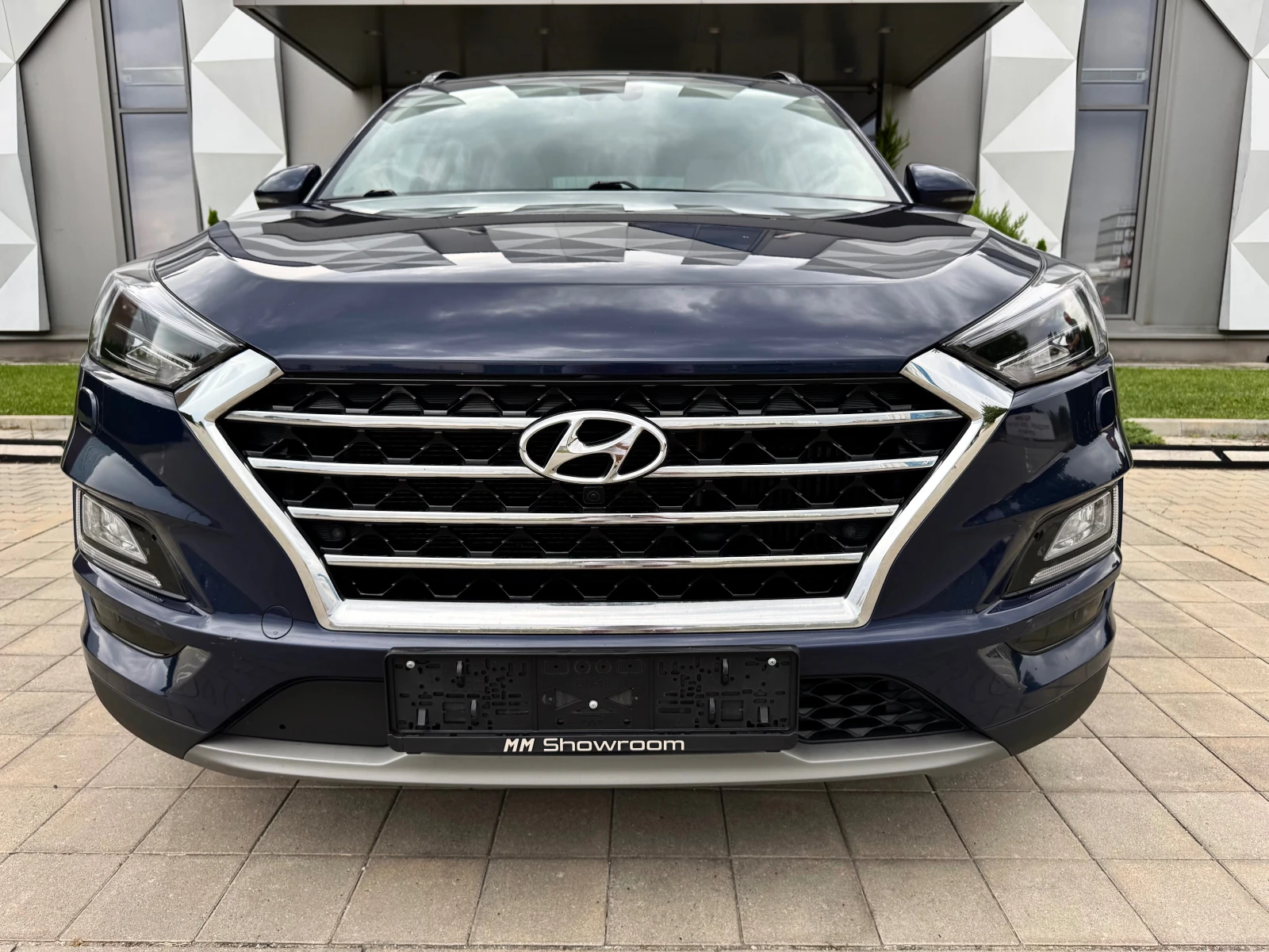 Hyundai Tucson PREMIUM-4X4-ОБДУХВАНЕ-360-КАМЕРИ-КАМЕРА-ПАМЕТ - изображение 2