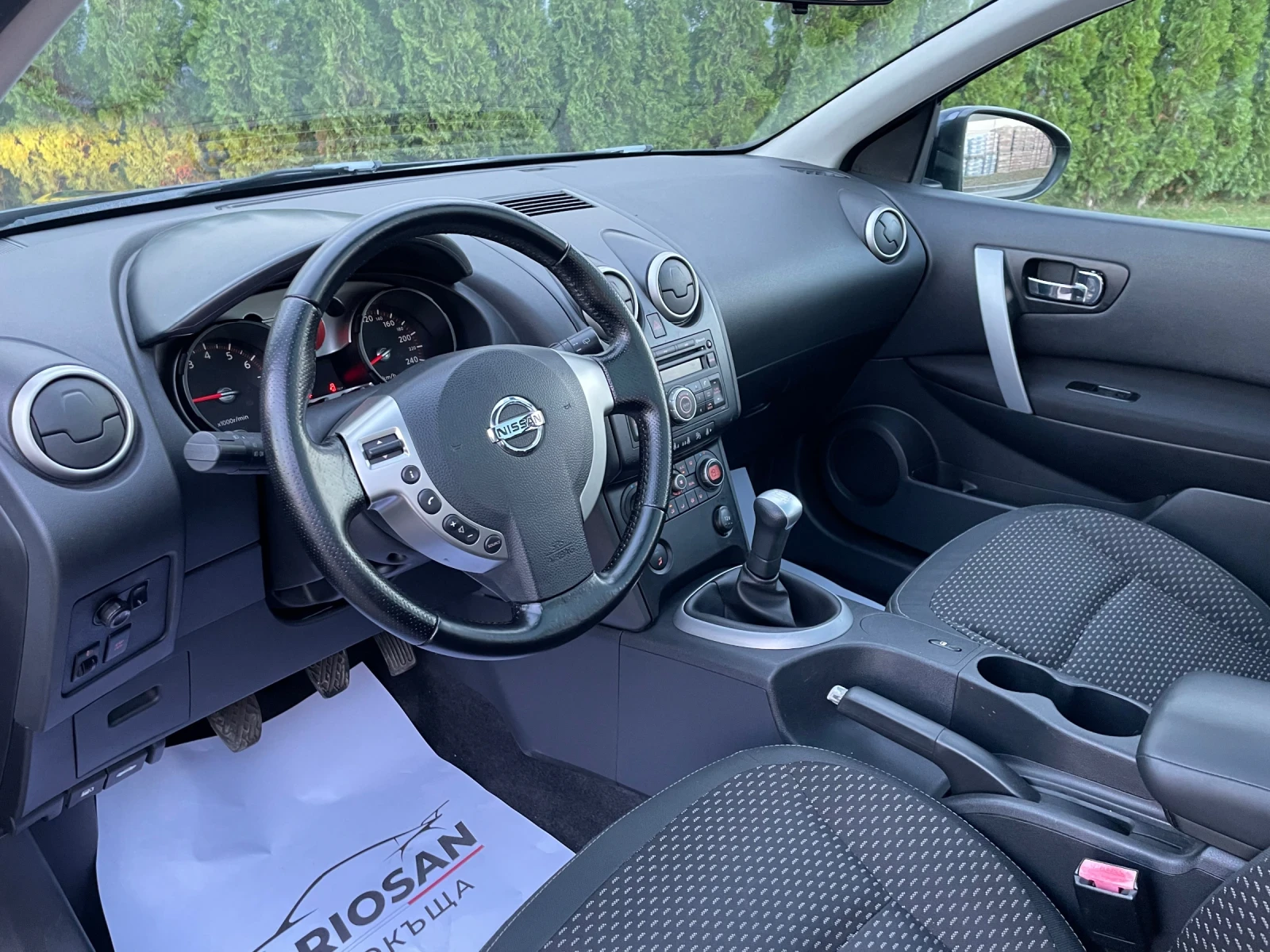 Nissan Qashqai 1.6i Италия/Панорама/Климатроник  - изображение 9