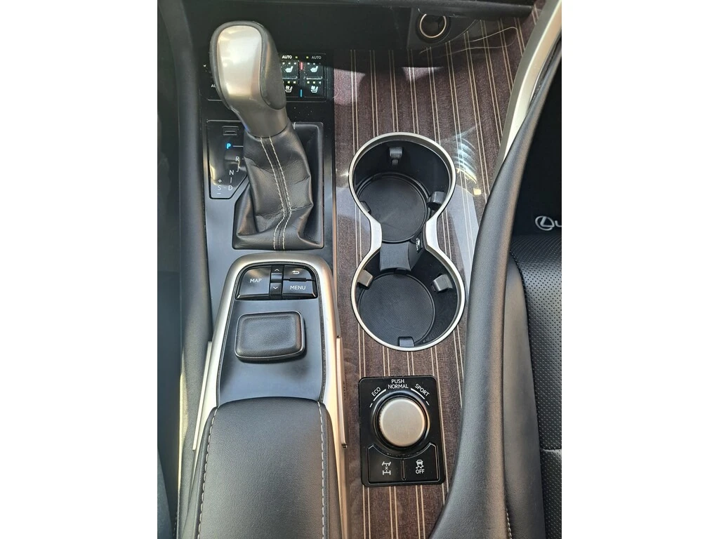 Lexus RX 350 Обдухване * AWD * Keyless * Сервизна История * , снимка 14 - Автомобили и джипове - 53819079