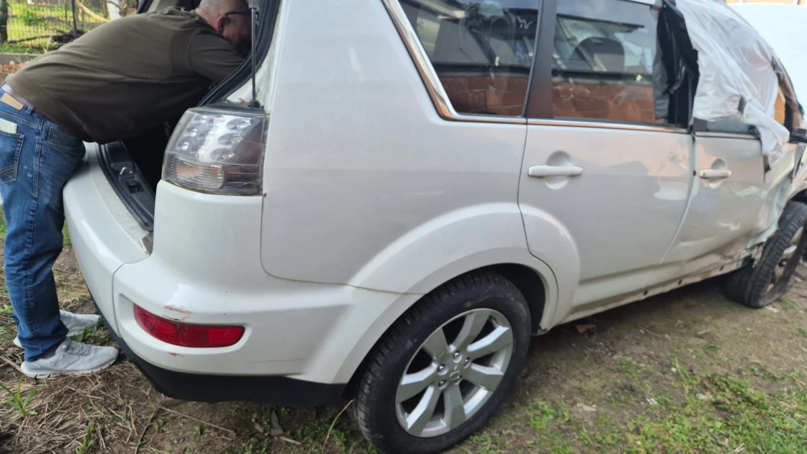 Mitsubishi Outlander 3.0* V6* 225ps* NAVI* AUT* ����* 7�����-4* 4 | Mobile.bg � ����������� 3