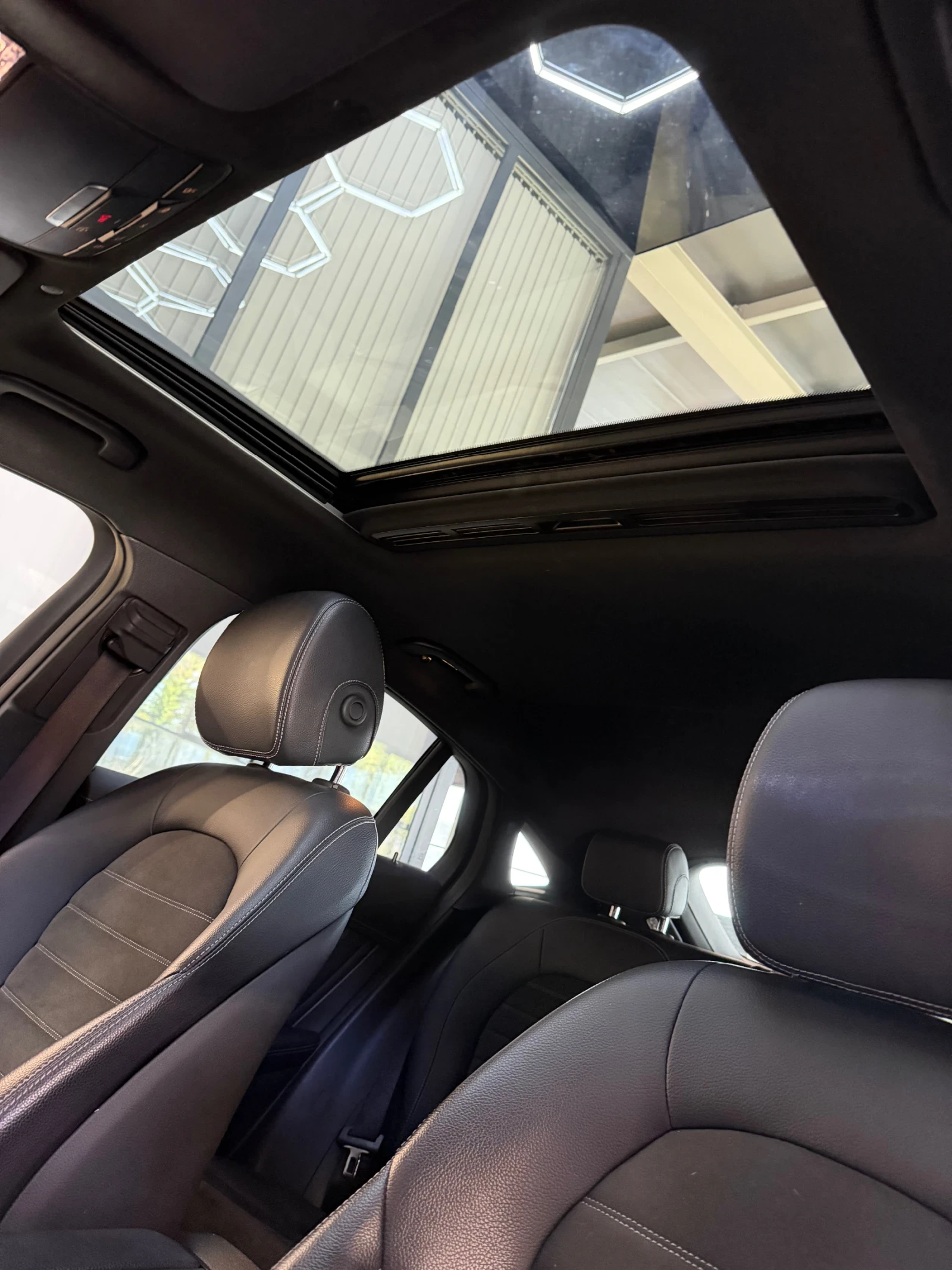 Mercedes-Benz GLC 220 d COUPE 4 MATIC * AMG* ШИБЕДАХ * КАМЕРА * , снимка 13 - Автомобили и джипове - 54373148