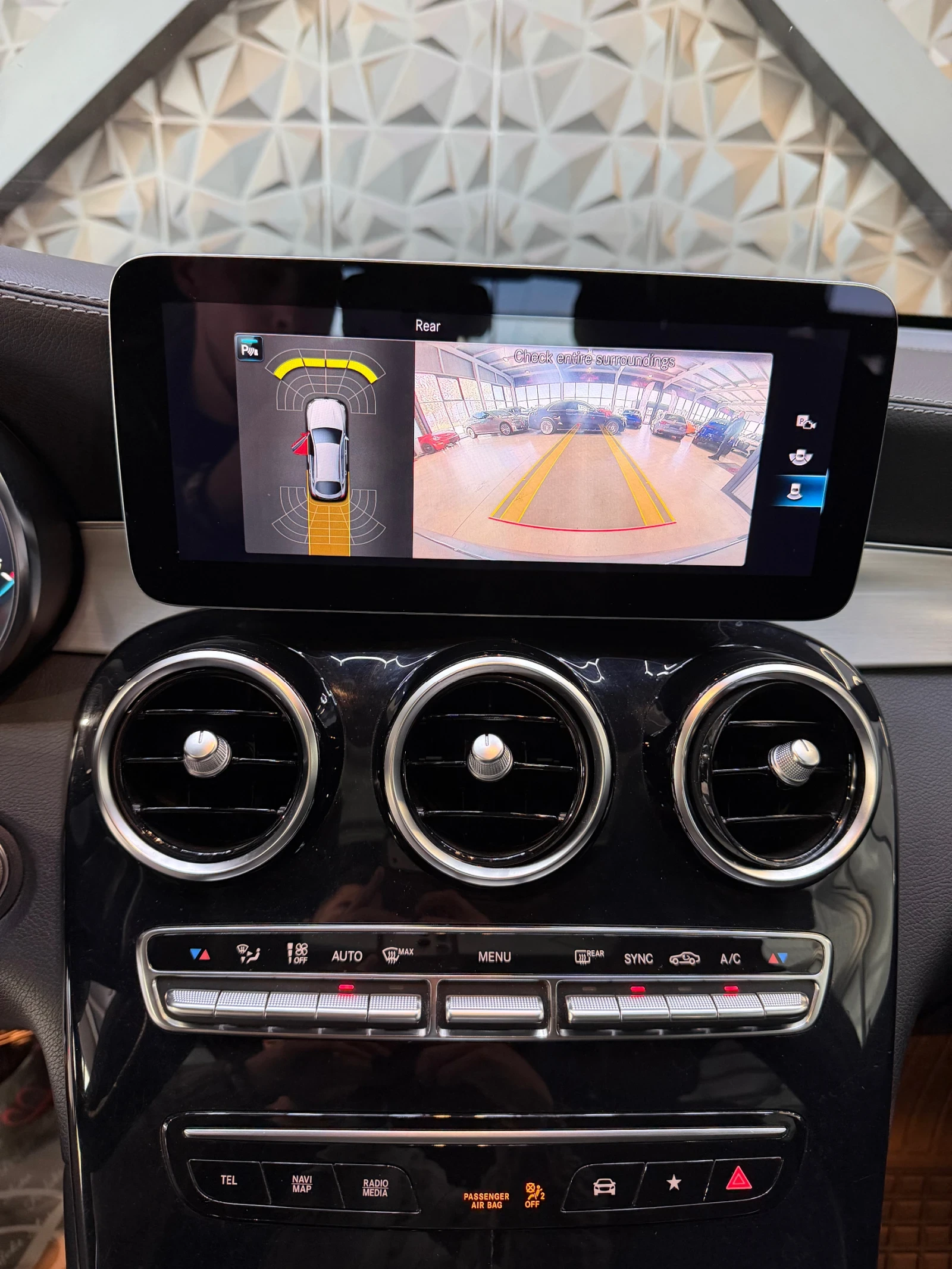 Mercedes-Benz GLC 220 d COUPE 4 MATIC * AMG* ШИБЕДАХ * КАМЕРА * , снимка 9 - Автомобили и джипове - 54373148
