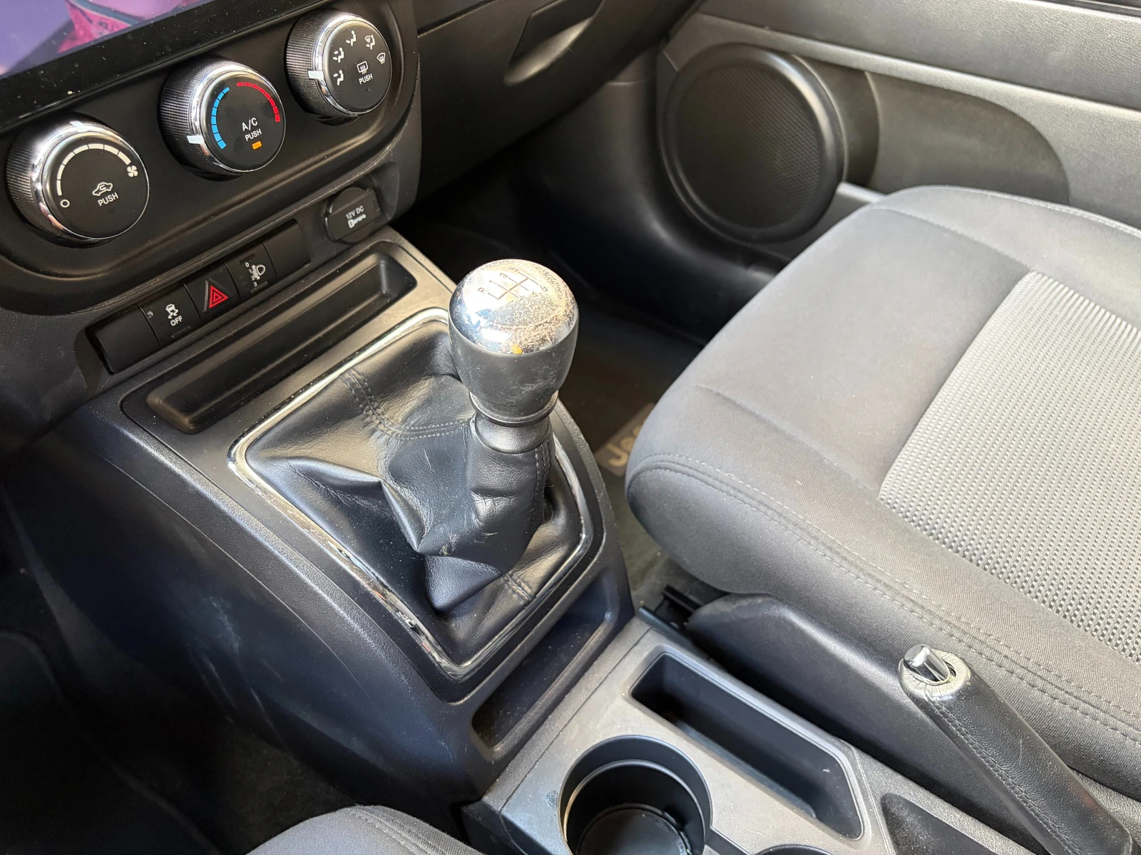 Jeep Compass 2.2 CRD 4x4 Facelift, снимка 12 - Автомобили и джипове - 54718276