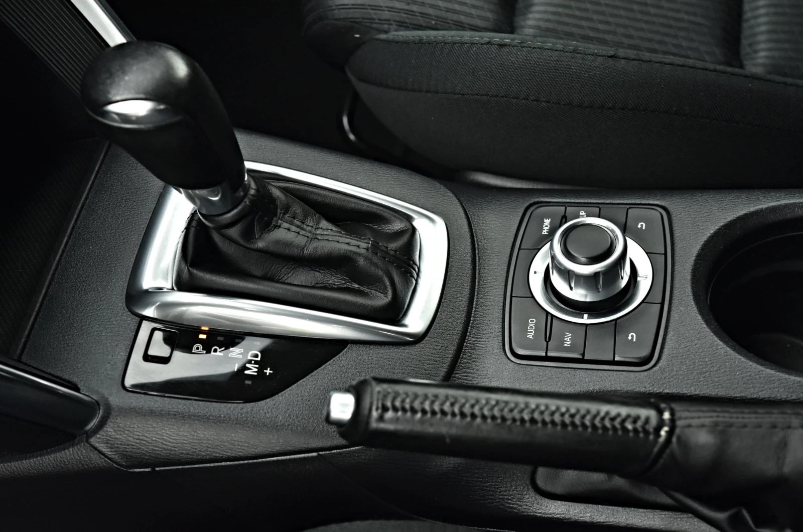 Mazda CX-5 Skyactive 4WD facelift, снимка 8 - Автомобили и джипове - 54921184