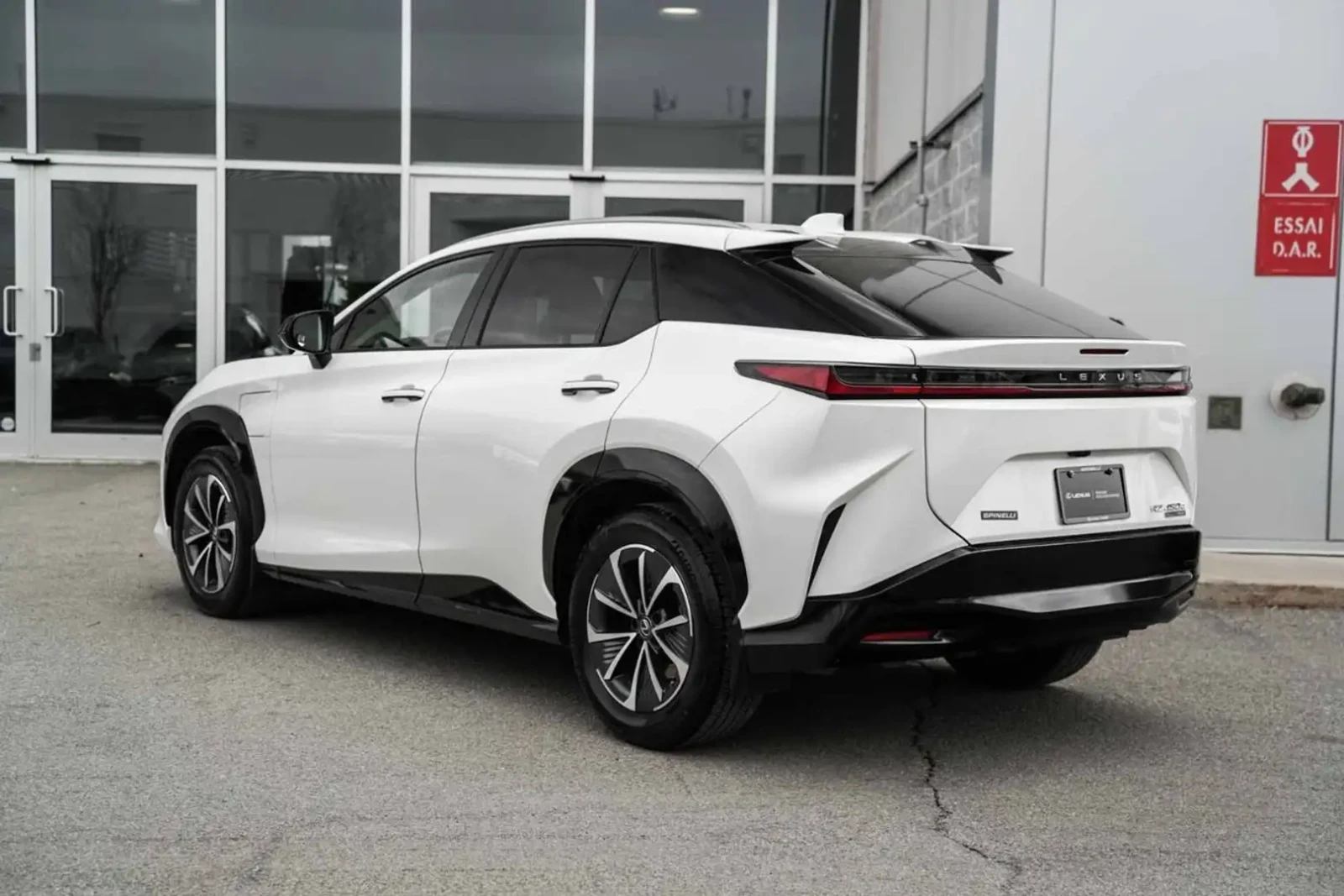 Lexus RZ 450E* ПОДГРЕВ* 360КАМЕРА* 360КАМЕРА* LANE* ASSIST*, снимка 3 - Автомобили и джипове - 54955331