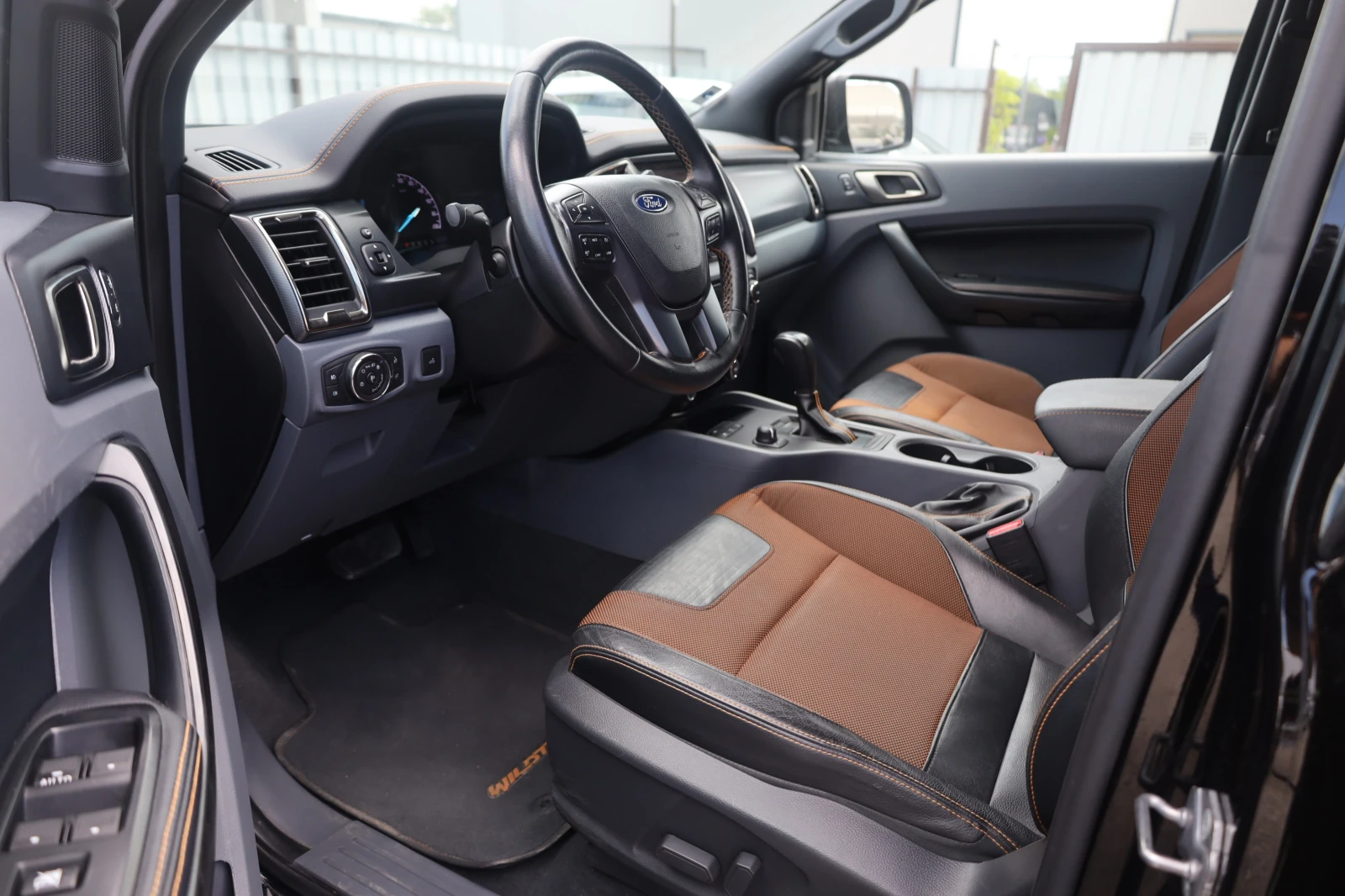 Ford Ranger Wildtrak 3.2D 4WD DoubleCAB AIR KAM SzH AHK iCarbg, снимка 12 - Автомобили и джипове - 54960658
