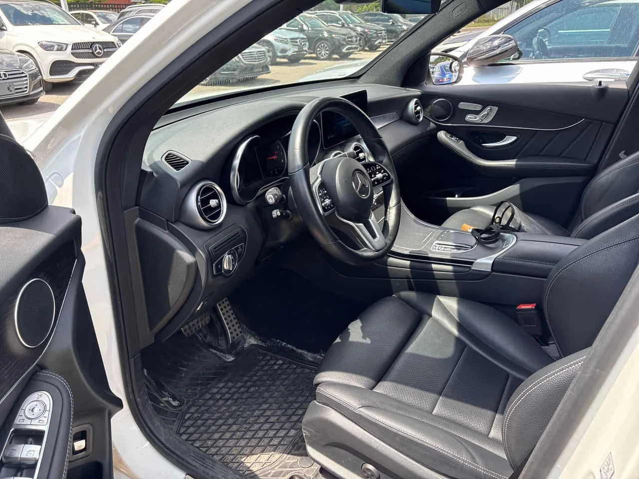 Mercedes-Benz GLC 300 4MATIC/360/ПАНОРАМА/ПОДГРЕВИ/OT MERCEDES, снимка 7 - Автомобили и джипове - 55160872
