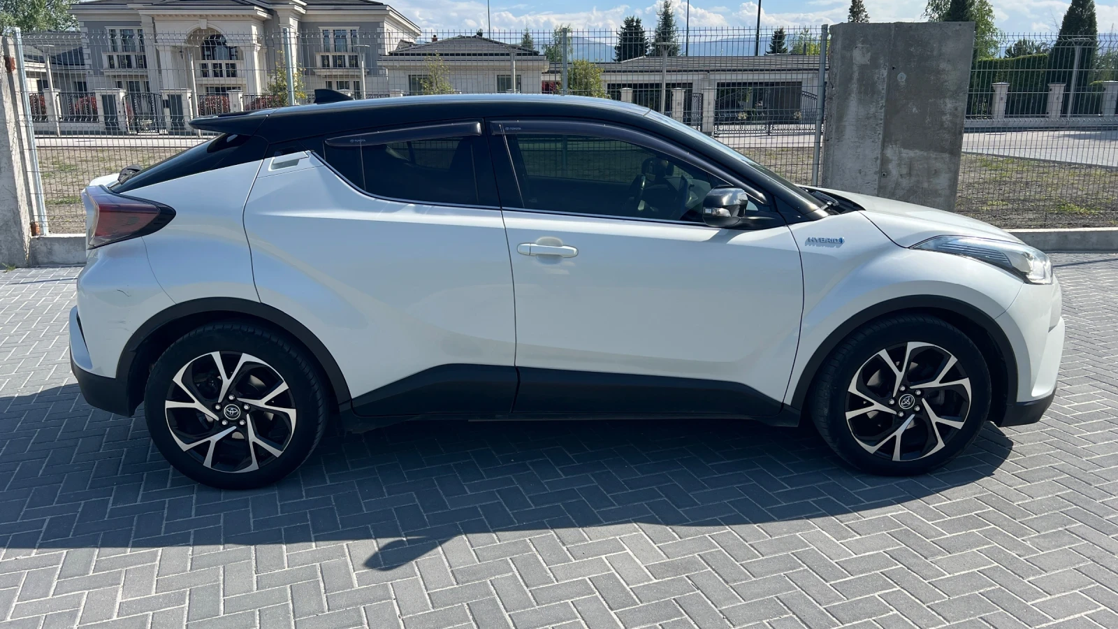 Toyota C-HR, снимка 6 - Автомобили и джипове - 55390764