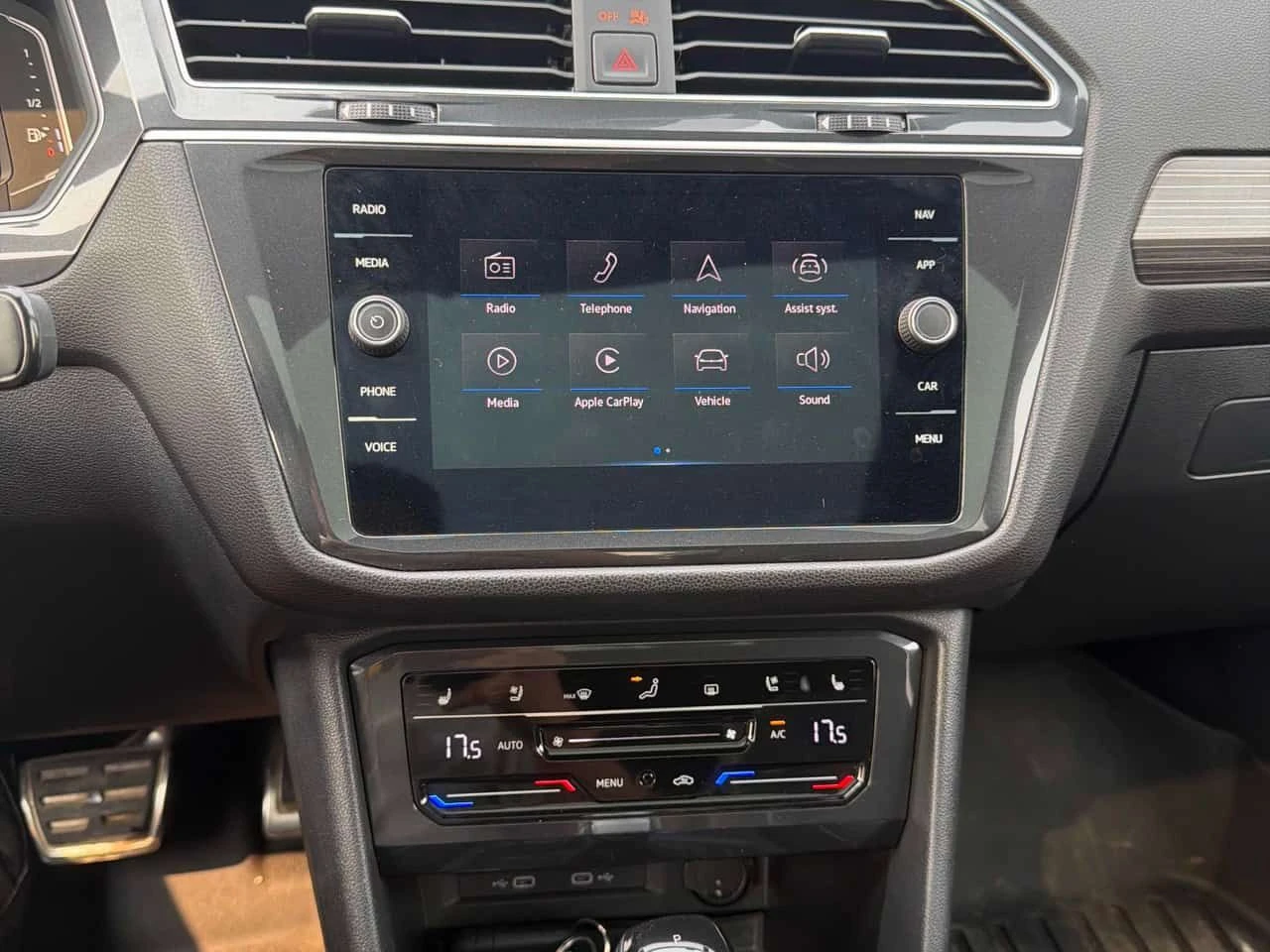 VW Tiguan Highline R Line /360/DIS/ОБДУХВАНЕ/FENDER, снимка 9 - Автомобили и джипове - 55602555