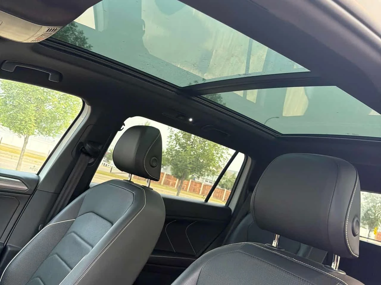 VW Tiguan Highline R Line /360/DIS/ОБДУХВАНЕ/FENDER, снимка 14 - Автомобили и джипове - 55602555