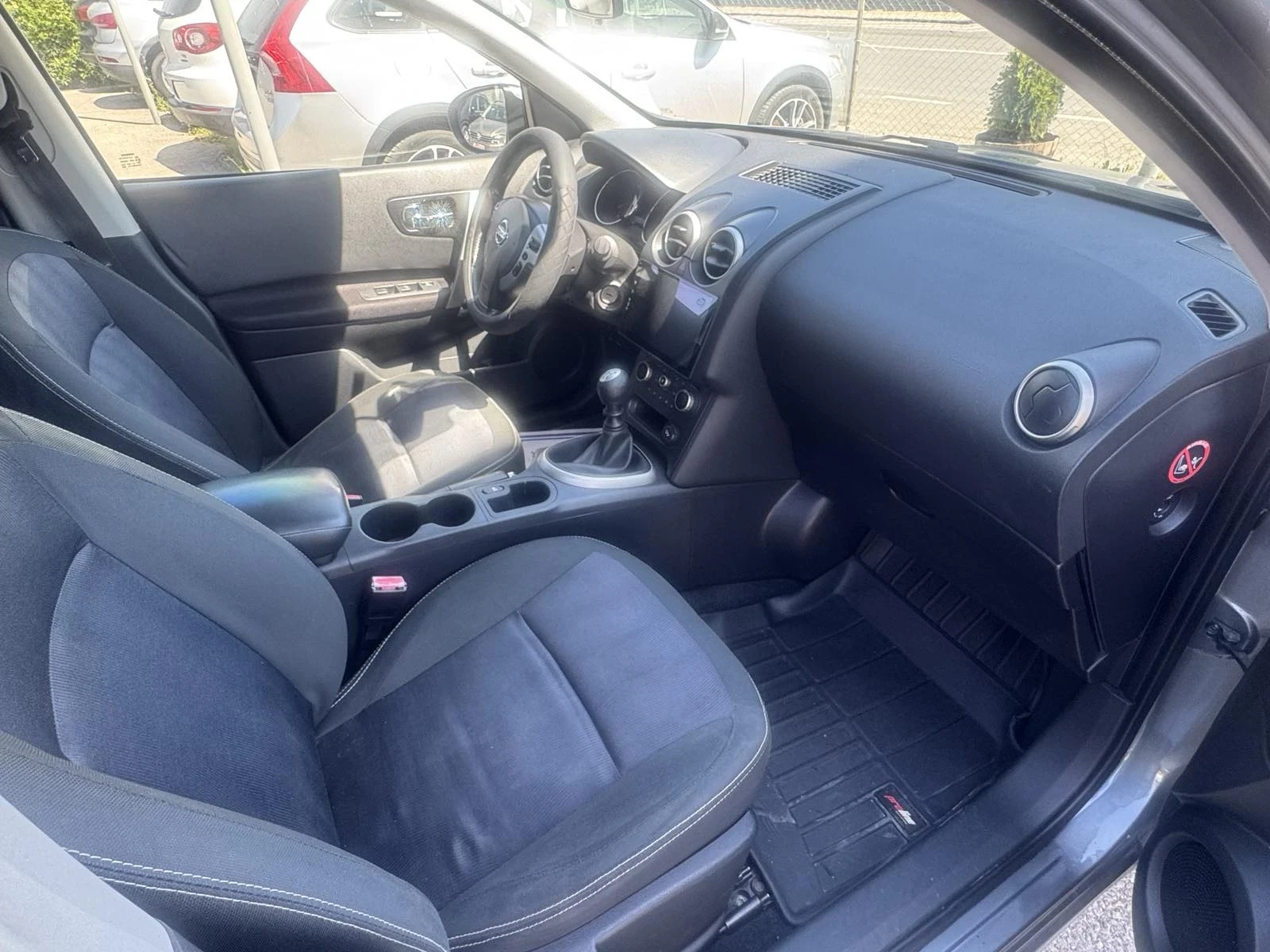 Nissan Qashqai, снимка 8 - Автомобили и джипове - 56546193