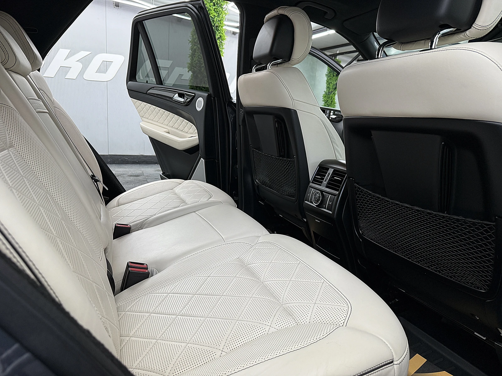 Mercedes-Benz GLE 500 designo/AMG-/PANORAMA/KeylessGo/ГЕРМАНИЯ ЛИЗИНГ, снимка 10 - Автомобили и джипове - 55830031
