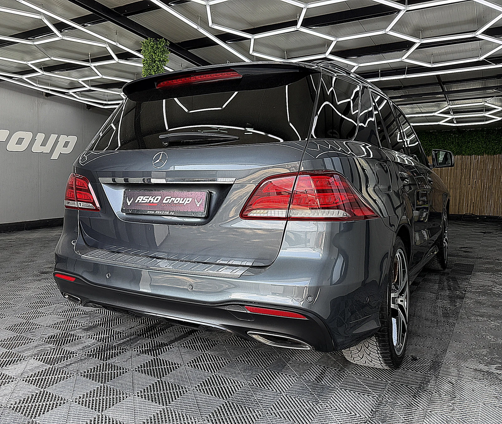 Mercedes-Benz GLE 500 designo/AMG-/PANORAMA/KeylessGo/ГЕРМАНИЯ ЛИЗИНГ, снимка 6 - Автомобили и джипове - 55830031