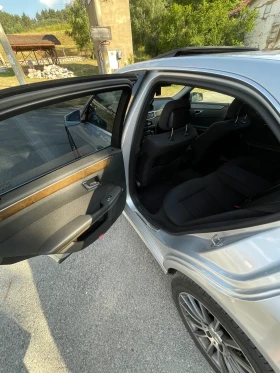 Mercedes-Benz E 220, снимка 6