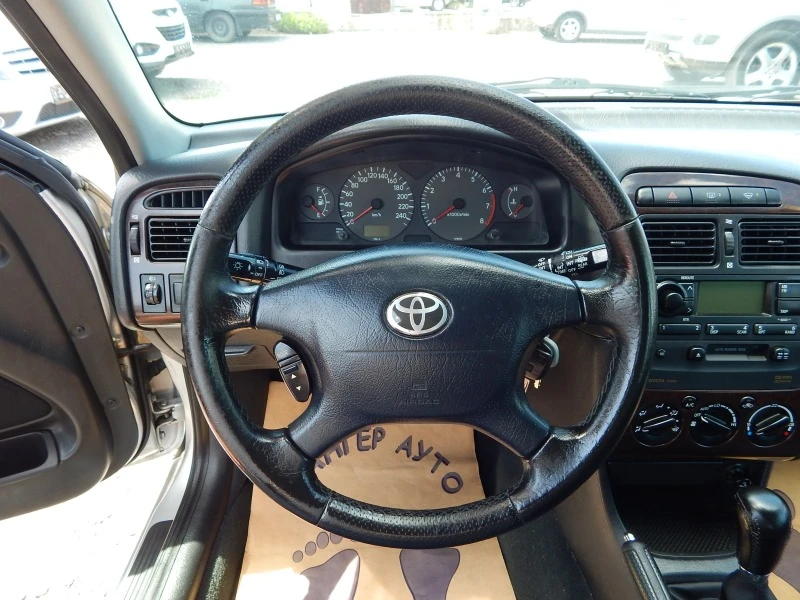 Toyota Avensis 1.8i* ПЕРФЕКТНА* , снимка 14 - Автомобили и джипове - 43464067