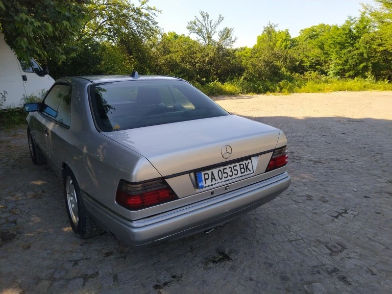 Mercedes-Benz E 200, снимка 4 - Автомобили и джипове - 47147886