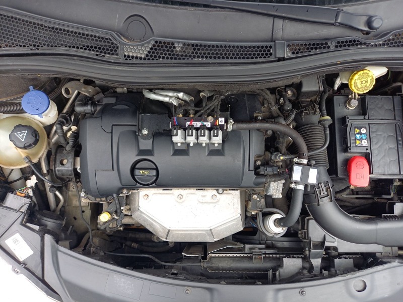 Peugeot 208 1.4 VTI LPG, снимка 6 - Автомобили и джипове - 46335195