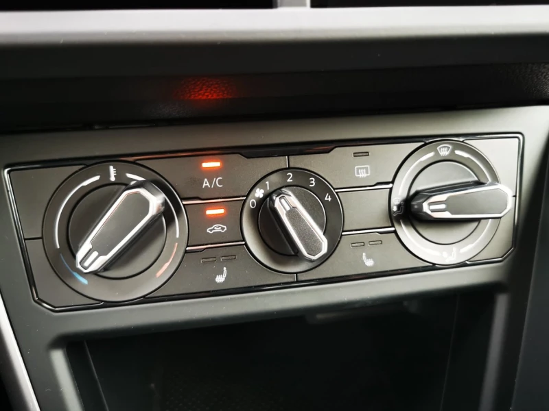 VW Taigo 1.0 LIFE DSG 85kw, снимка 14 - Автомобили и джипове - 51747272