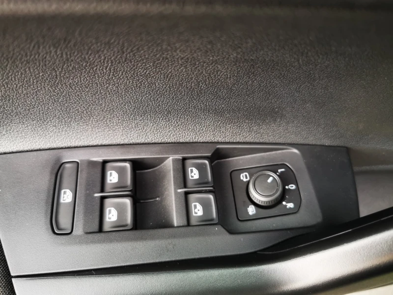 VW Taigo 1.0 LIFE DSG 85kw, снимка 13 - Автомобили и джипове - 51747272