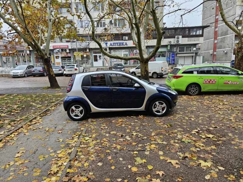 Smart Forfour, снимка 7 - Автомобили и джипове - 48179660