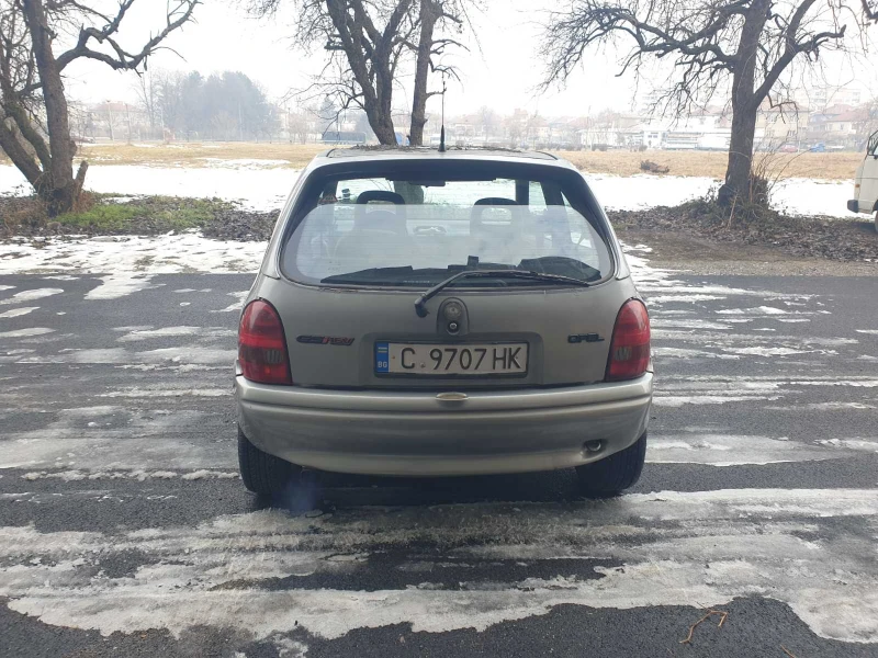 Opel Corsa 1.6 i, снимка 3 - Автомобили и джипове - 48810249