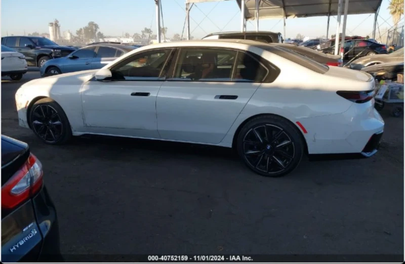 BMW i7 * XDRIVE60  (CARFAX), снимка 13 - Автомобили и джипове - 49147069