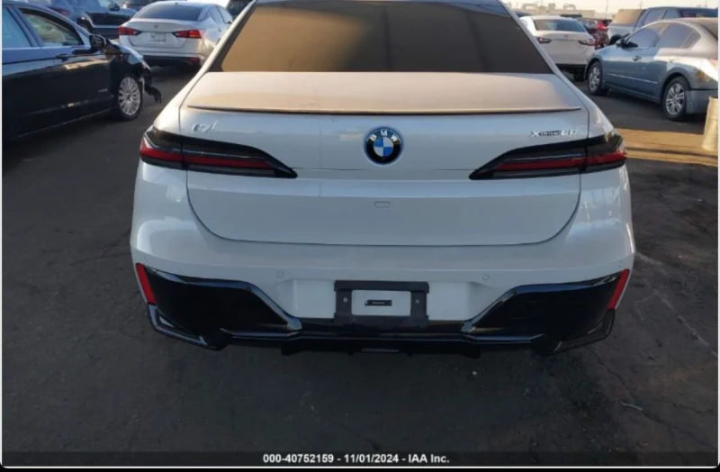 BMW i7 * XDRIVE60  (CARFAX), снимка 15 - Автомобили и джипове - 49147069