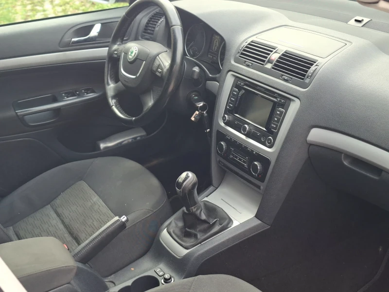 Skoda Octavia 1.6 TDI, снимка 12 - Автомобили и джипове - 52790367