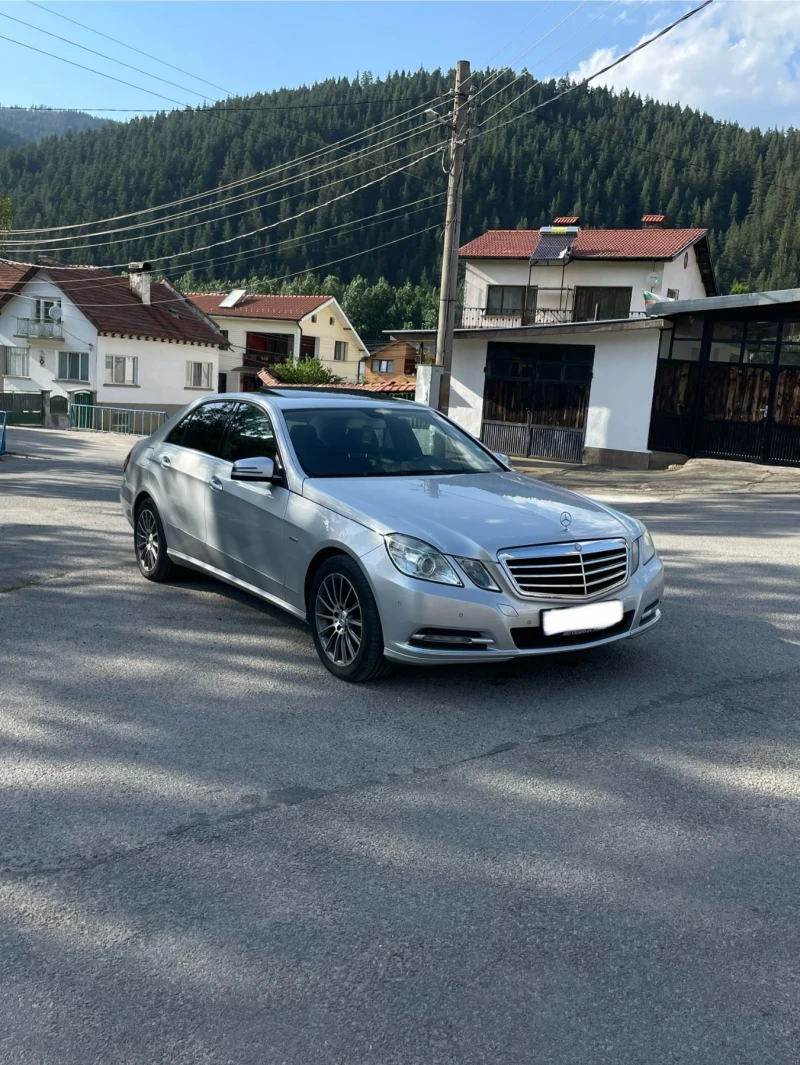 Mercedes-Benz E 220, снимка 3 - Автомобили и джипове - 52897202