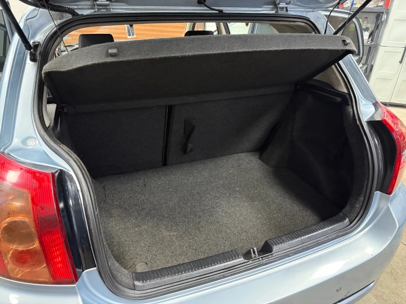 Toyota Corolla 2.0 D4D, снимка 9 - Автомобили и джипове - 53340468