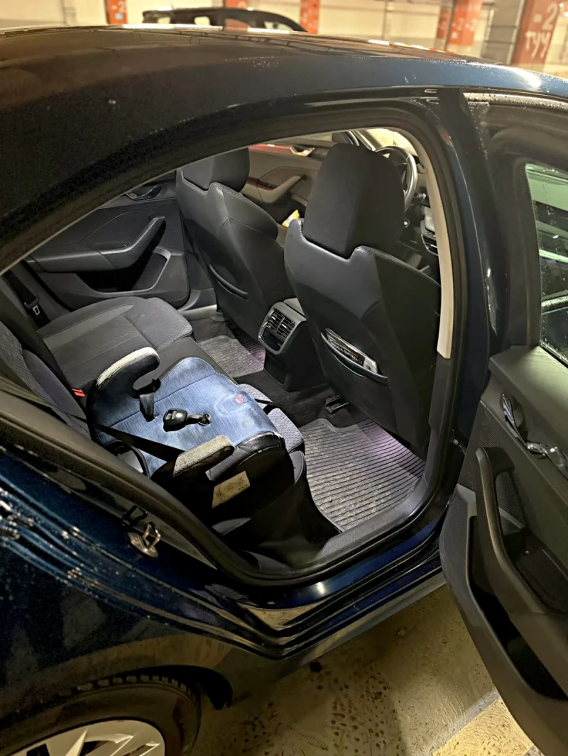 Skoda Octavia Matrix LED, DSG, Keyless, Distronic , снимка 8 - Автомобили и джипове - 53389697