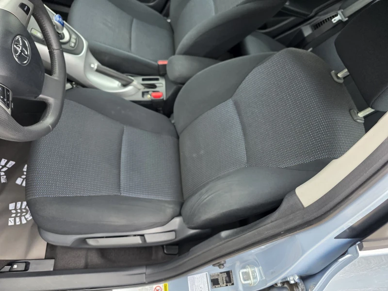 Toyota Auris 1.8 VVTI HYBRID 99 К.С. ФЕЙСЛИФТ / АВТОМАТ, снимка 8 - Автомобили и джипове - 53431720