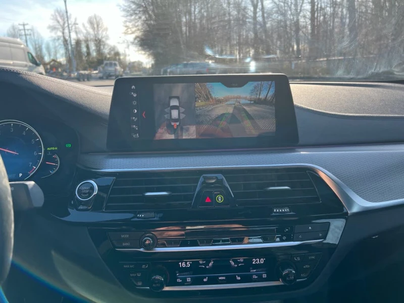 BMW 540 M-Package * HUD * АвтоКредит * (ЦЕНА ДО БГ), снимка 11 - Автомобили и джипове - 53472007