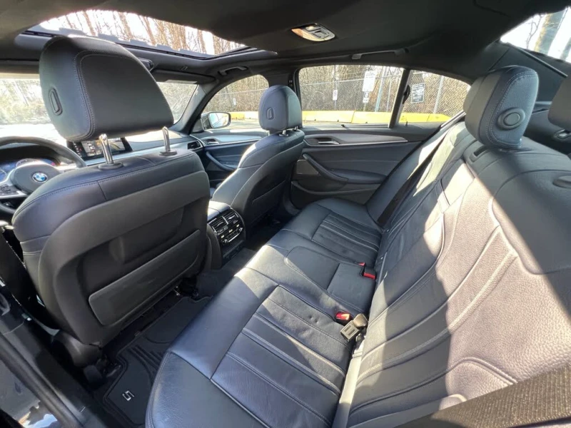 BMW 540 M-Package * HUD * АвтоКредит * (ЦЕНА ДО БГ), снимка 17 - Автомобили и джипове - 53472007