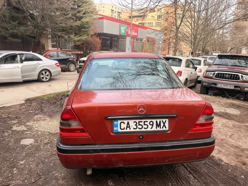 Mercedes-Benz C 220, снимка 2 - Автомобили и джипове - 53538786