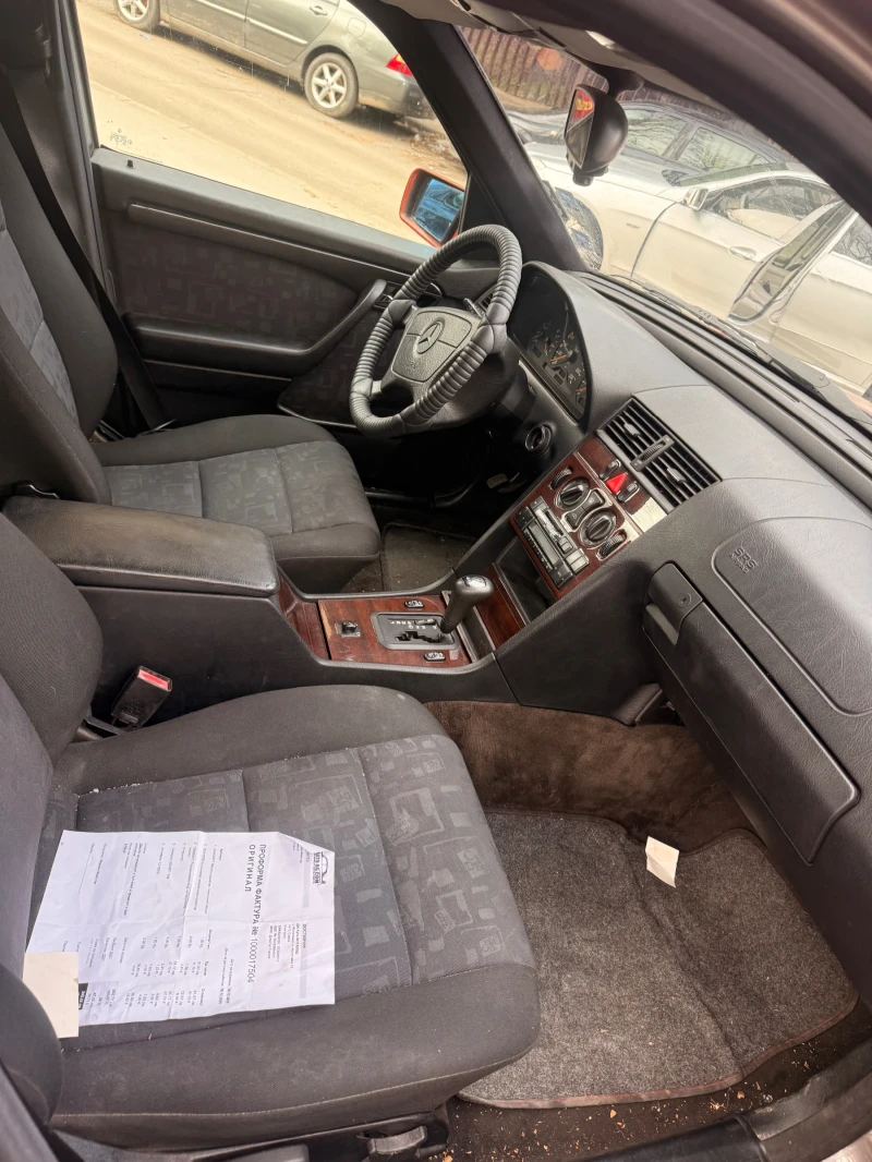 Mercedes-Benz C 220, снимка 7 - Автомобили и джипове - 53538786