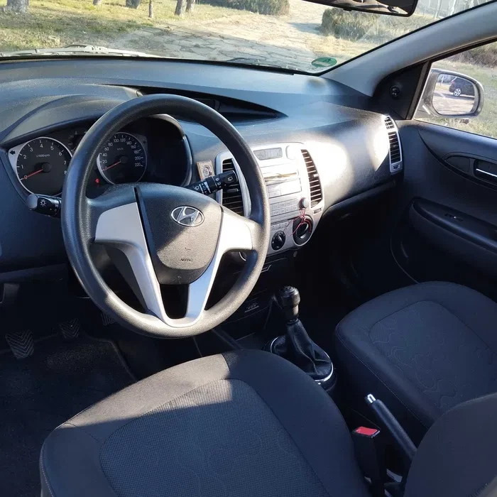 Hyundai I20, снимка 7 - Автомобили и джипове - 48714720