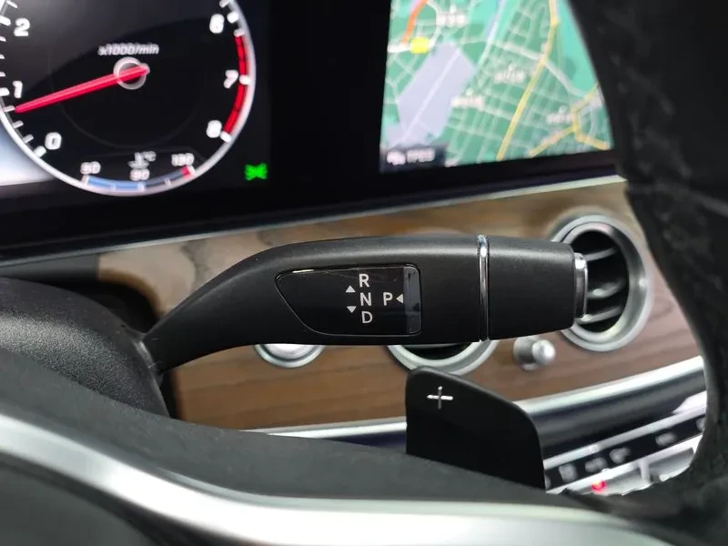 Mercedes-Benz E 300 4MATIC EXCLUSIVE, снимка 9 - Автомобили и джипове - 56016711