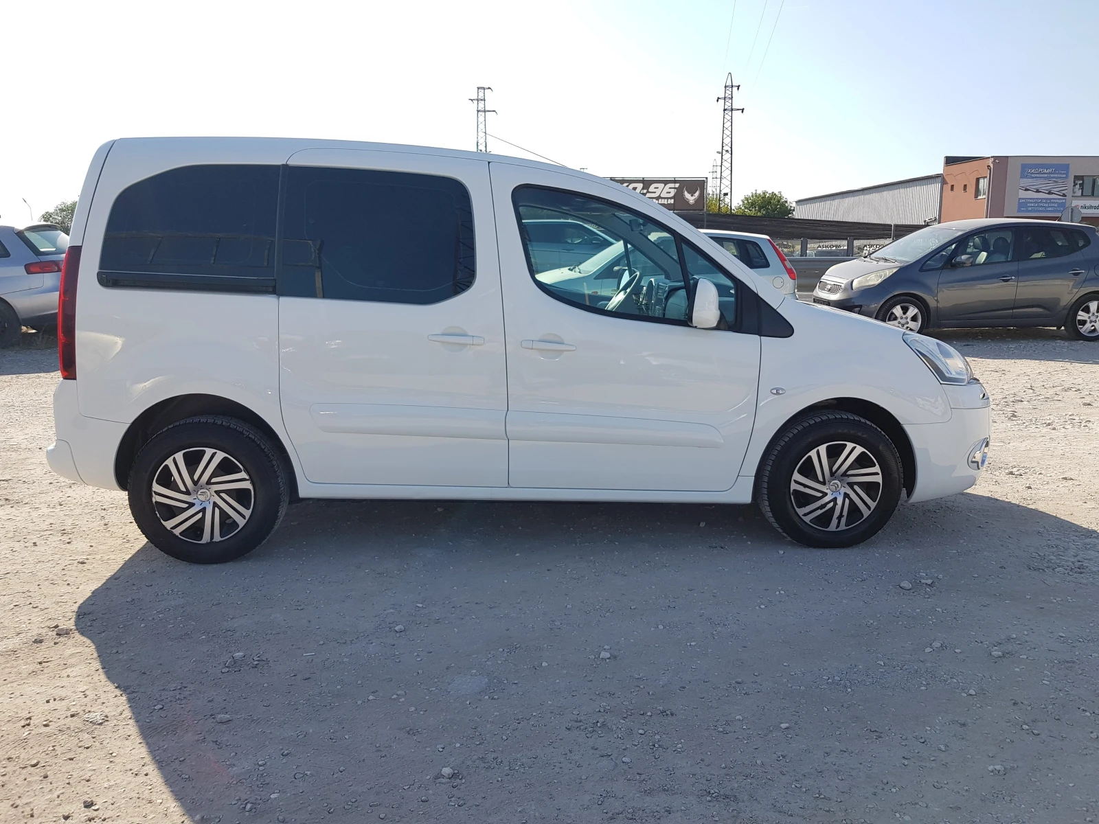 Citroen Berlingo 1.6 - 92 к.с. EURO 5A ЛИЗИНГ - изображение 4