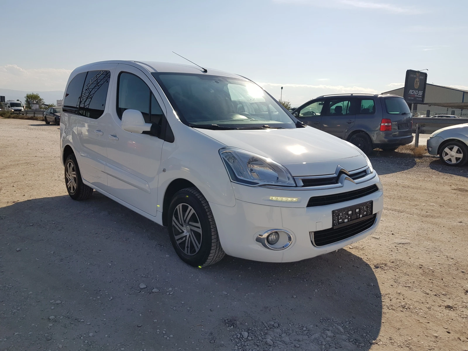 Citroen Berlingo 1.6 - 92 к.с. EURO 5A ЛИЗИНГ - изображение 3