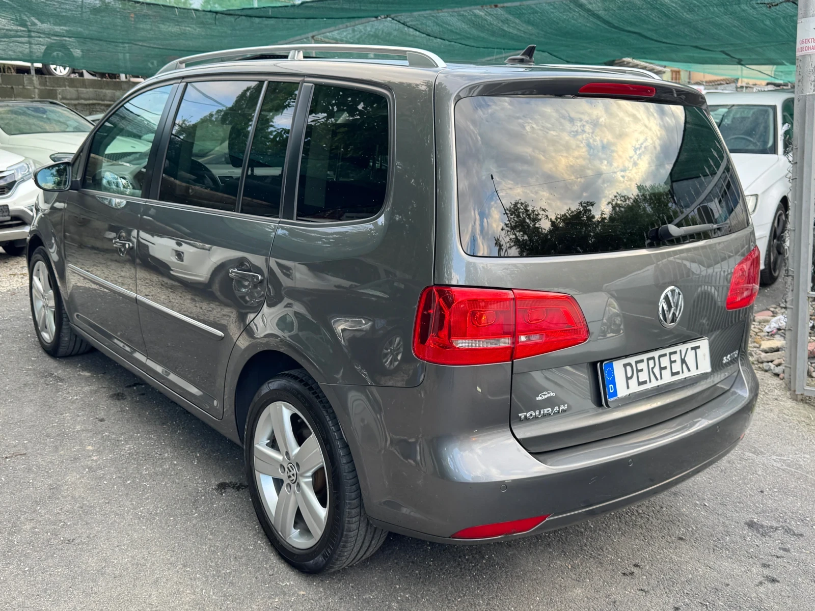 VW Touran 2.0TDI DSG* Highline - изображение 4